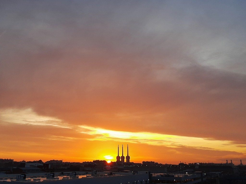 Foto: Amanecer - Sant Adrià de Besós (Barcelona), España