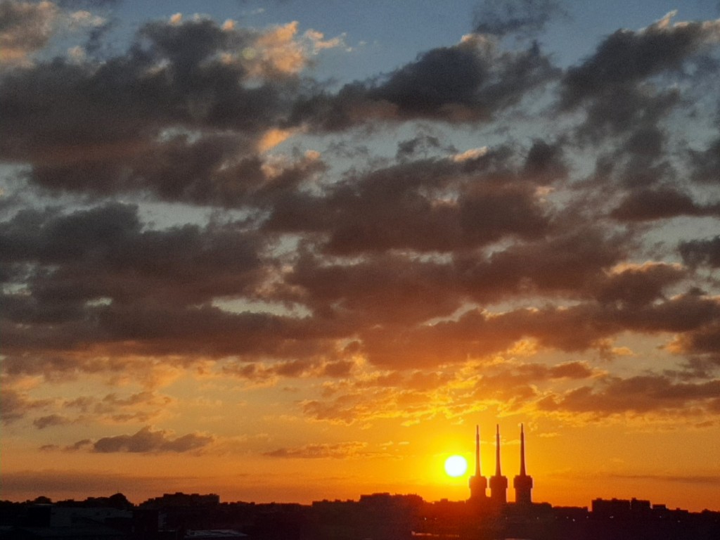 Foto: Amanecer - Sant Adrià de Besós (Barcelona), España