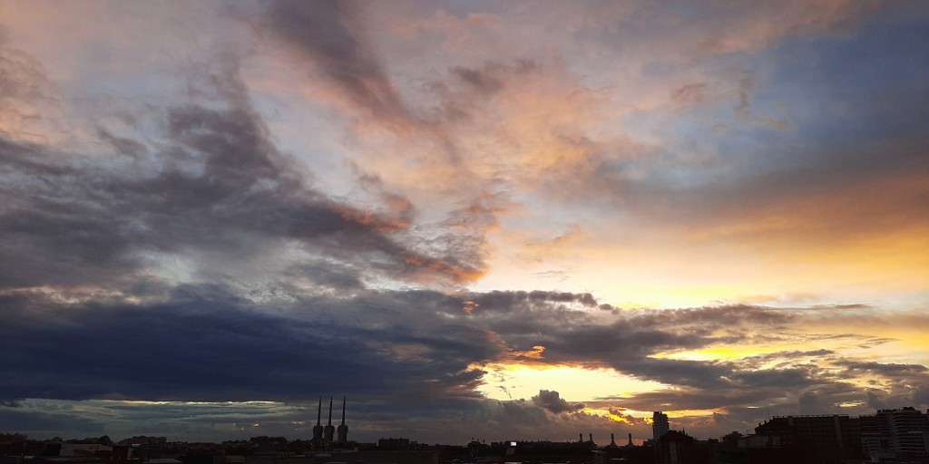 Foto: Amanecer - Sant Adrià de Besós (Barcelona), España