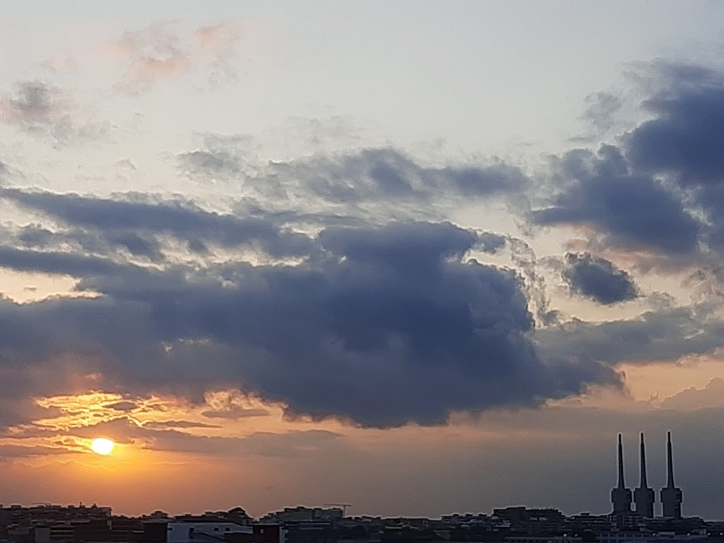 Foto: Amanecer - Sant Adrià de Besós (Barcelona), España