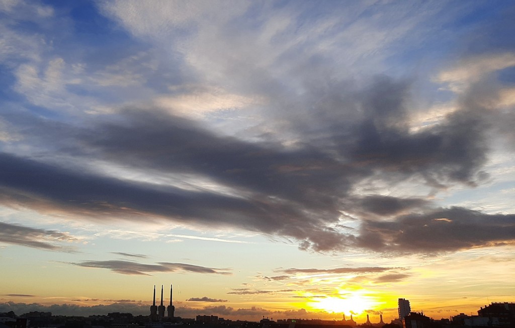 Foto: Amanecer - Sant Adrià de Besós (Barcelona), España