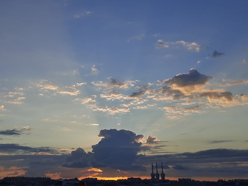 Foto: Amanecer - Sant Adrià de Besós (Barcelona), España