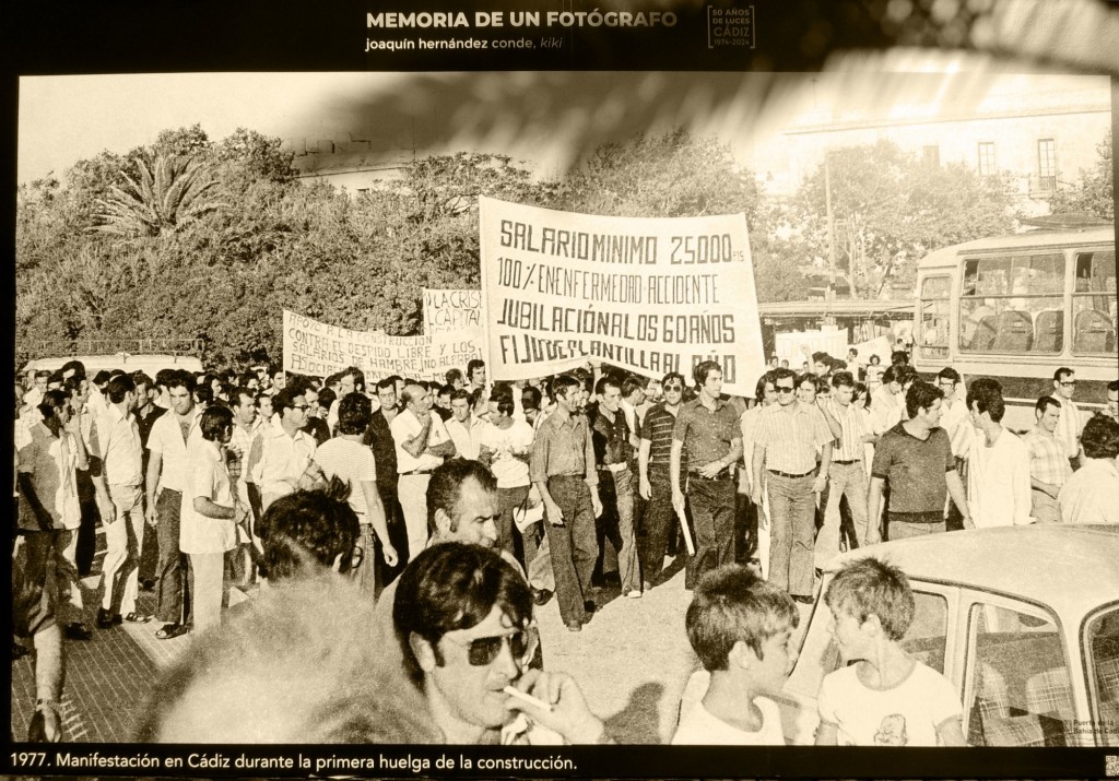 Foto: Exposición fotográfica al aire libre del fotoperiodista - Cádiz (Andalucía), España