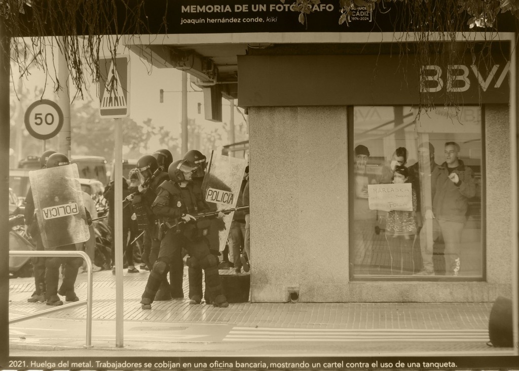 Foto: Exposición fotográfica al aire libre del fotoperiodista - Cádiz (Andalucía), España