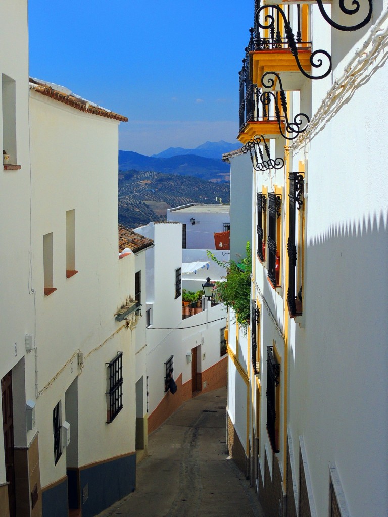 Foto: Calle Calzada - Olvera (Cádiz), España