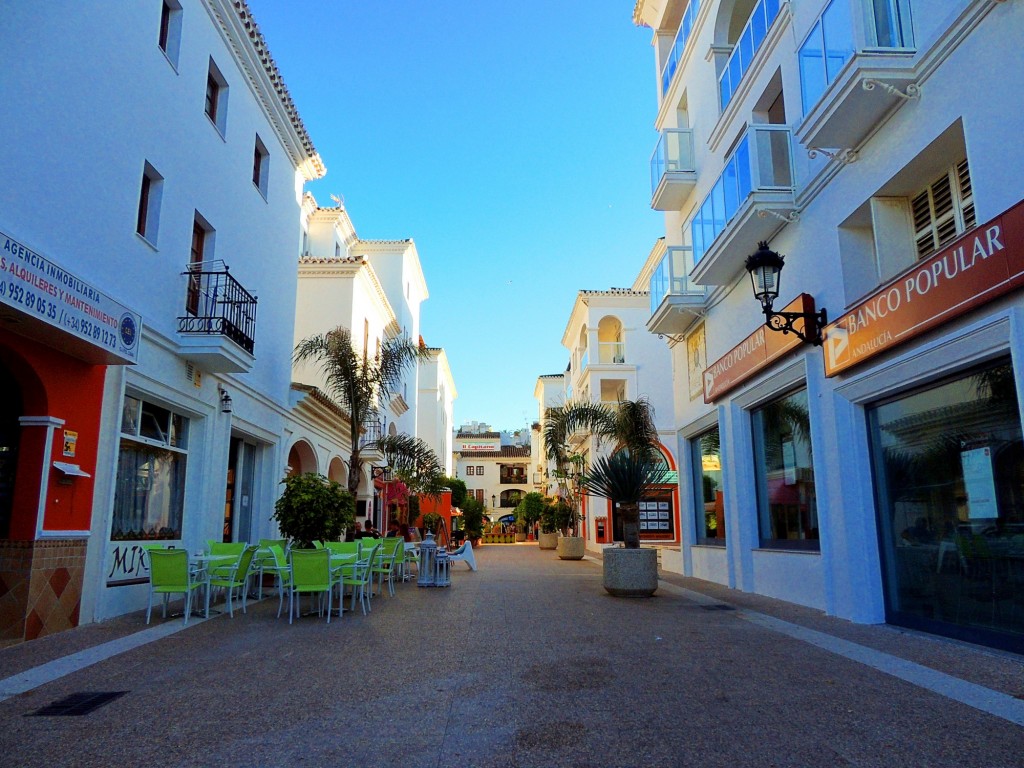 Foto: Calle de los Arcos - Castillo de la Duquesa (Málaga), España