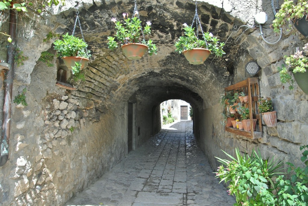 Foto: Centro histórico - Casertavecchia (Campania), Italia