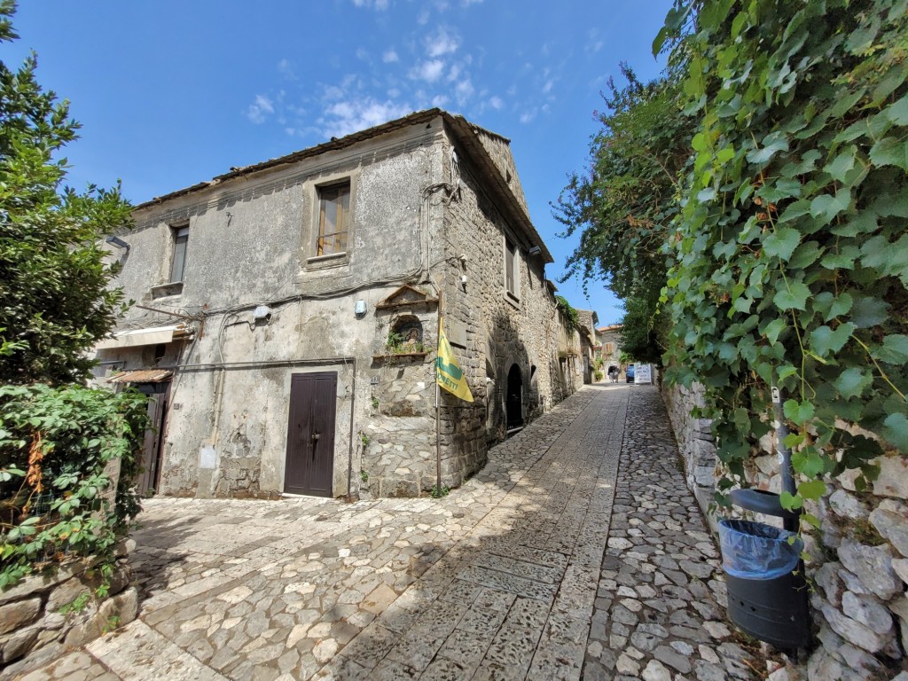 Foto: Centro histórico - Casertavecchia (Campania), Italia