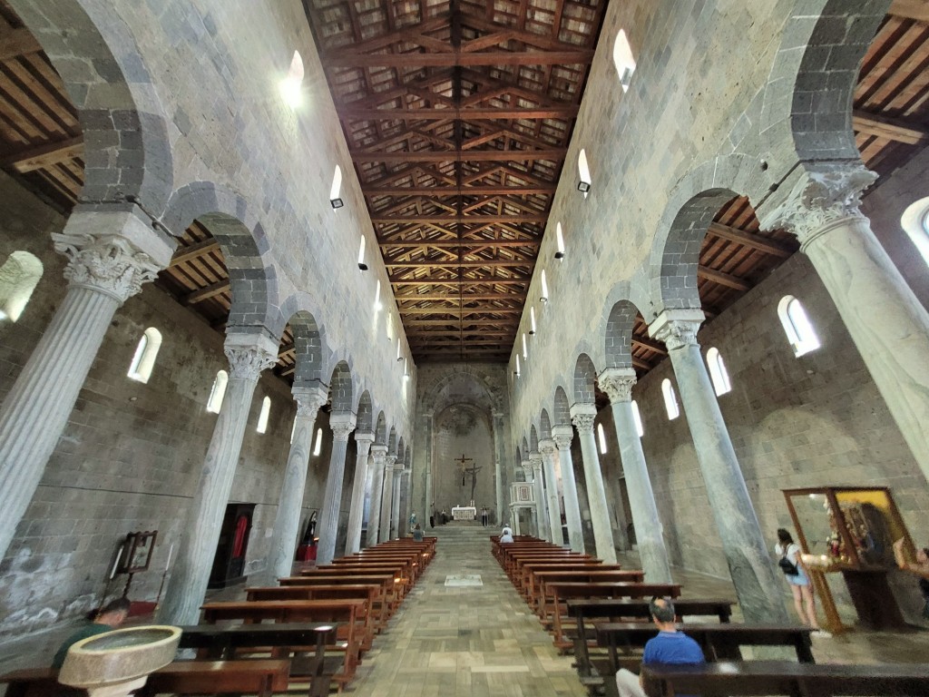 Foto: Catedral - Casertavecchia (Campania), Italia