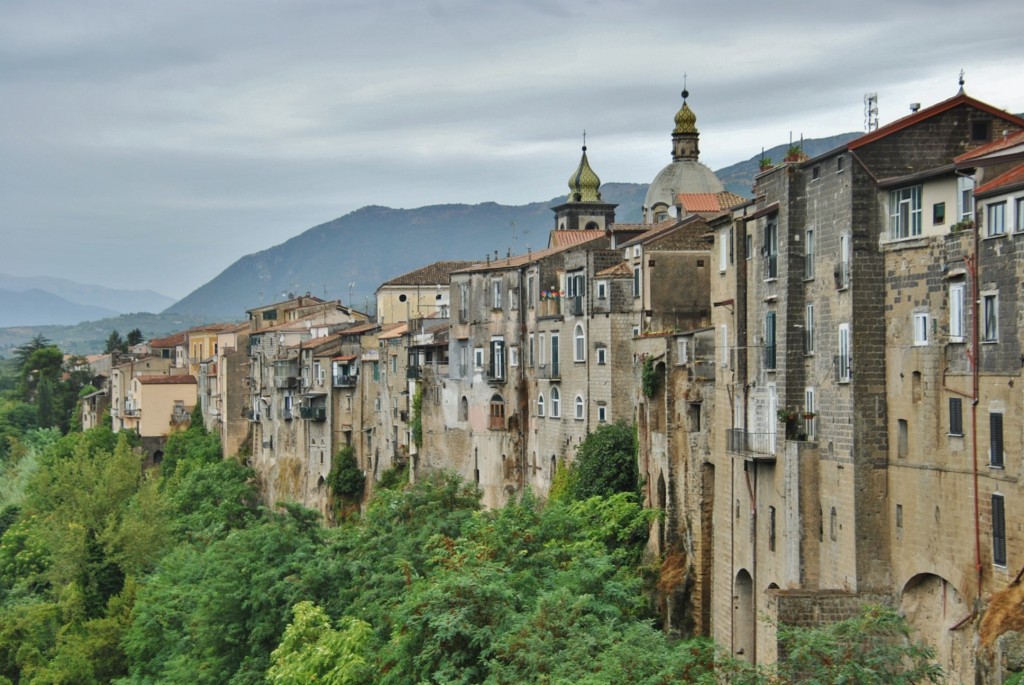 Foto: Vista desde el puente - Sant'Agata de' Goti (Campania), Italia