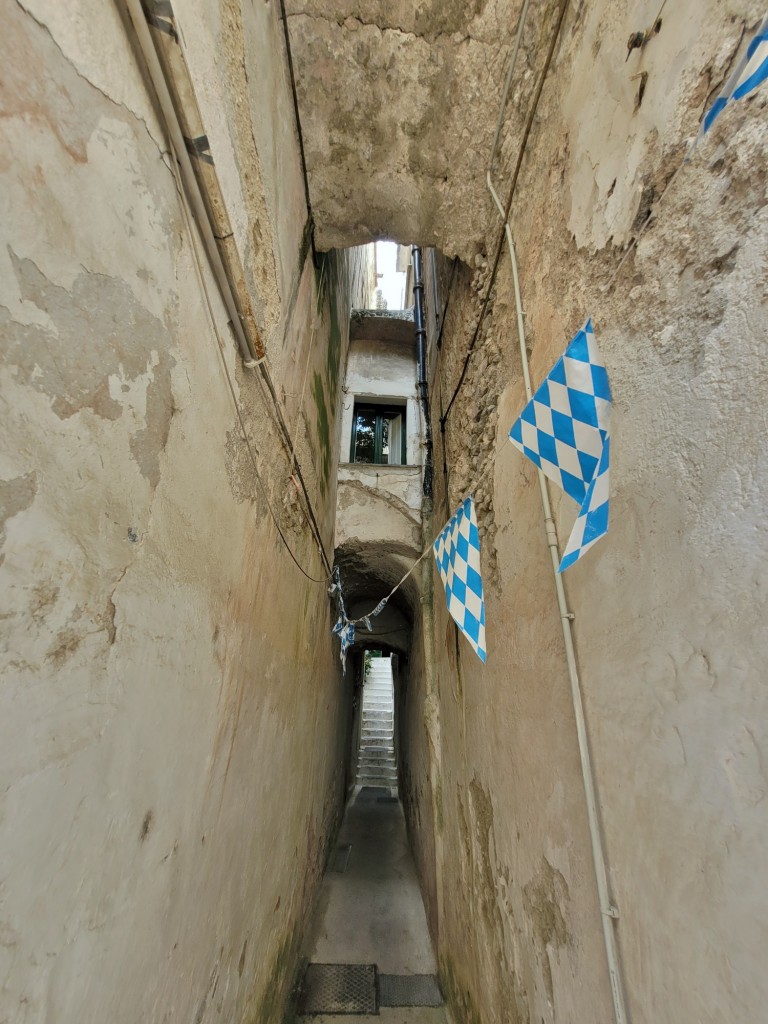 Foto: Centro histórico - Atrani (Campania), Italia